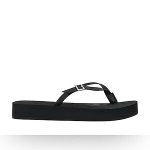 ⭐️NEW⭐️ Stuart Weizmann Crystal Wedge Flip Flops 🩴